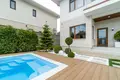 Haus 5 zimmer 200 m² Lymanka, Ukraine