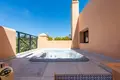 Wohnung 3 Schlafzimmer 230 m² Estepona, Spanien