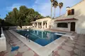 Villa 13 bedrooms 1 806 m² Elda, Spain