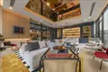 Kompleks mieszkalny High-rise residence with a swimming pool and lounge areas in a posh neighborhood of Bangkok, Thailand