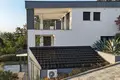 villa de 5 dormitorios 240 m² Omisalj, Croacia