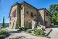 Commercial property 650 m² in Siena, Italy