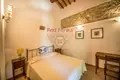 Commercial property 650 m² in Siena, Italy