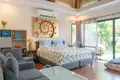 Villa mit 2 Schlafzimmern 250 m² Rawai, Thailand
