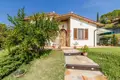 Commercial property 300 m² in Pisa, Italy