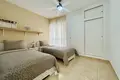 Mieszkanie 3 pokoi 92 m² Torrevieja, Hiszpania