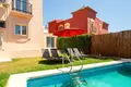 4 bedroom house 250 m² Dos Hermanas, Spain