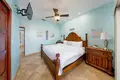 Condo z 2 sypialniami 129 m² West Bay, Honduras