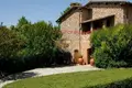 Propiedad comercial 6 000 m² en Siena, Italia