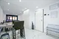 Mieszkanie 4 pokoi 153 m² Torrevieja, Hiszpania