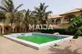 Dom 26 pokojów 1 354 m² Sukuta, Gambia