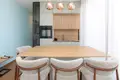 Apartamento vacacional de lujo en alquiler diario junto a la playa y con piscina en Radhima Vlora, Albania