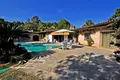 Villa de tres dormitorios 230 m² en Francia, Francia