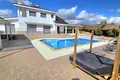 villa de 5 dormitorios 245 m² en Paramytha, Chipre