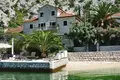Villa de 7 dormitorios 230 m² Dobrota, Montenegro