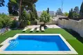 Haus 5 Schlafzimmer 253 m² Dos Hermanas, Spanien