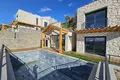 5 bedroom villa 237 m² Gumusluk, Turkey