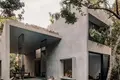 4 bedroom Villa 279 m² Lodtunduh, Indonesia