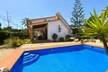 5-Schlafzimmer-Villa 295 m² Torrevieja, Spanien