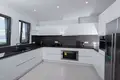 4-Schlafzimmer-Villa 270 m² Mandres, Griechenland