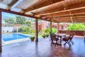 5 bedroom house 246 m² Dos Hermanas, Spain