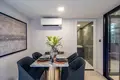 Complexe résidentiel New high-rise residential complex with swimming pools and a spa in the central business district of Bangkok, Thailand