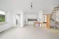 4 room apartment 80 m² in Warsaw, Poland