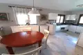 Вилла 3 спальни 240 м² Artola, Испания