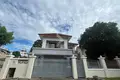 Villa de 4 habitaciones 470 m² en Sangkat Boeung Kak Ti Muoy, Camboya