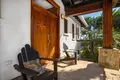 4 bedroom house 44 508 m² West Bay, Honduras