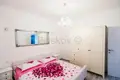 8 room house 396 m² Cara, Croatia