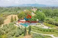 Villa 30 habitaciones 320 000 m² Toscana, Italia