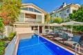 Вилла 4 комнаты 600 м² в Фетхие, Турция
