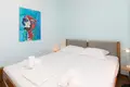 Apartamento vacacional de lujo en alquiler diario junto a la playa y con piscina en Radhima Vlora, Albania