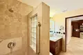 2 bedroom condo 125 m² West Bay, Honduras