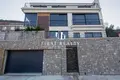 3 bedroom villa 300 m² Kostanjica, Montenegro