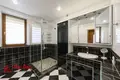 Cottage 438 m² Valiarjanava, Belarus