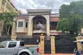 6 room villa 450 m² in Sangkat Tuol Svay Prey Ti Muoy, Cambodia