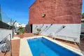 3 bedroom house 187 m² Dos Hermanas, Spain
