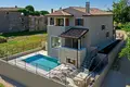 3-Schlafzimmer-Villa 150 m² Umag, Kroatien