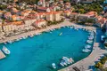 Parcelas  Grad Supetar, Croacia