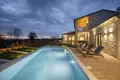 Casa 4 habitaciones 300 m² Opcina Tinjan, Croacia