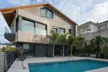 Villa de 9 habitaciones 630 m² Guzelbahce, Turquía