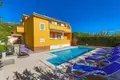 villa de 5 chambres 246 m² Kastel Stafilic, Croatie