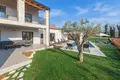 4 bedroom Villa 300 m² Grad Porec, Croatia