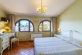 Commercial property 300 m² in Pisa, Italy