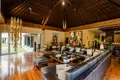 Villa de 7 dormitorios 2 641 m² Kerobokan Kelod, Indonesia