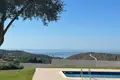 Villa de 4 dormitorios  en Parekklisia, Chipre
