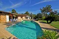 Villa de tres dormitorios 230 m² en Francia, Francia