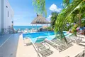 Condo 17 bedrooms 1 087 m² Roatan, Honduras